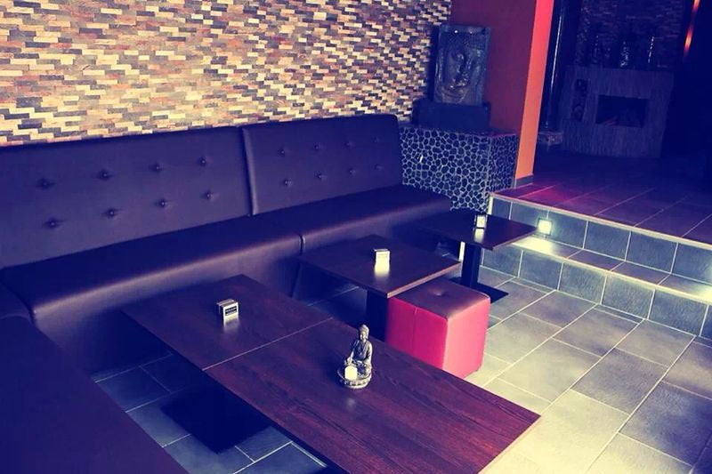 Banquette Lounge Restaurant et Horeca -Oxford Buttons