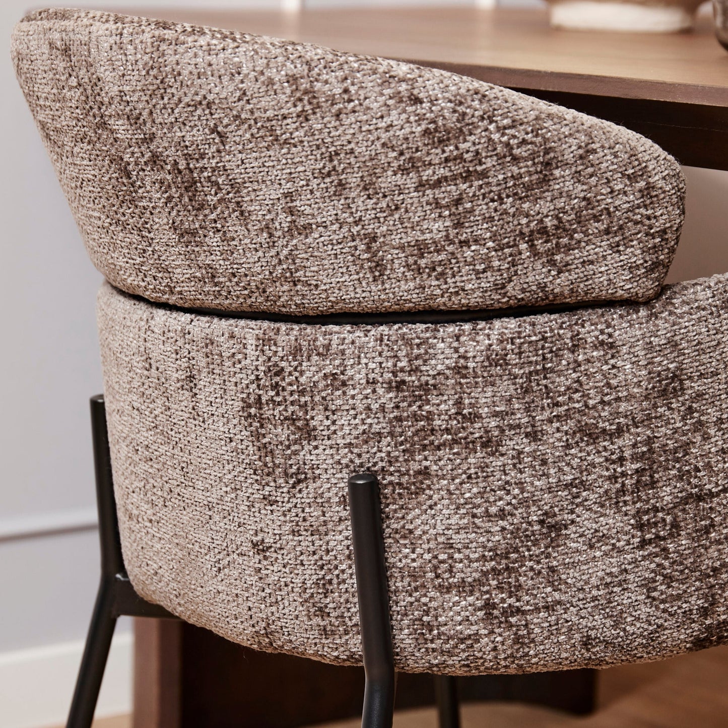 chaise otis marron vue du dossier