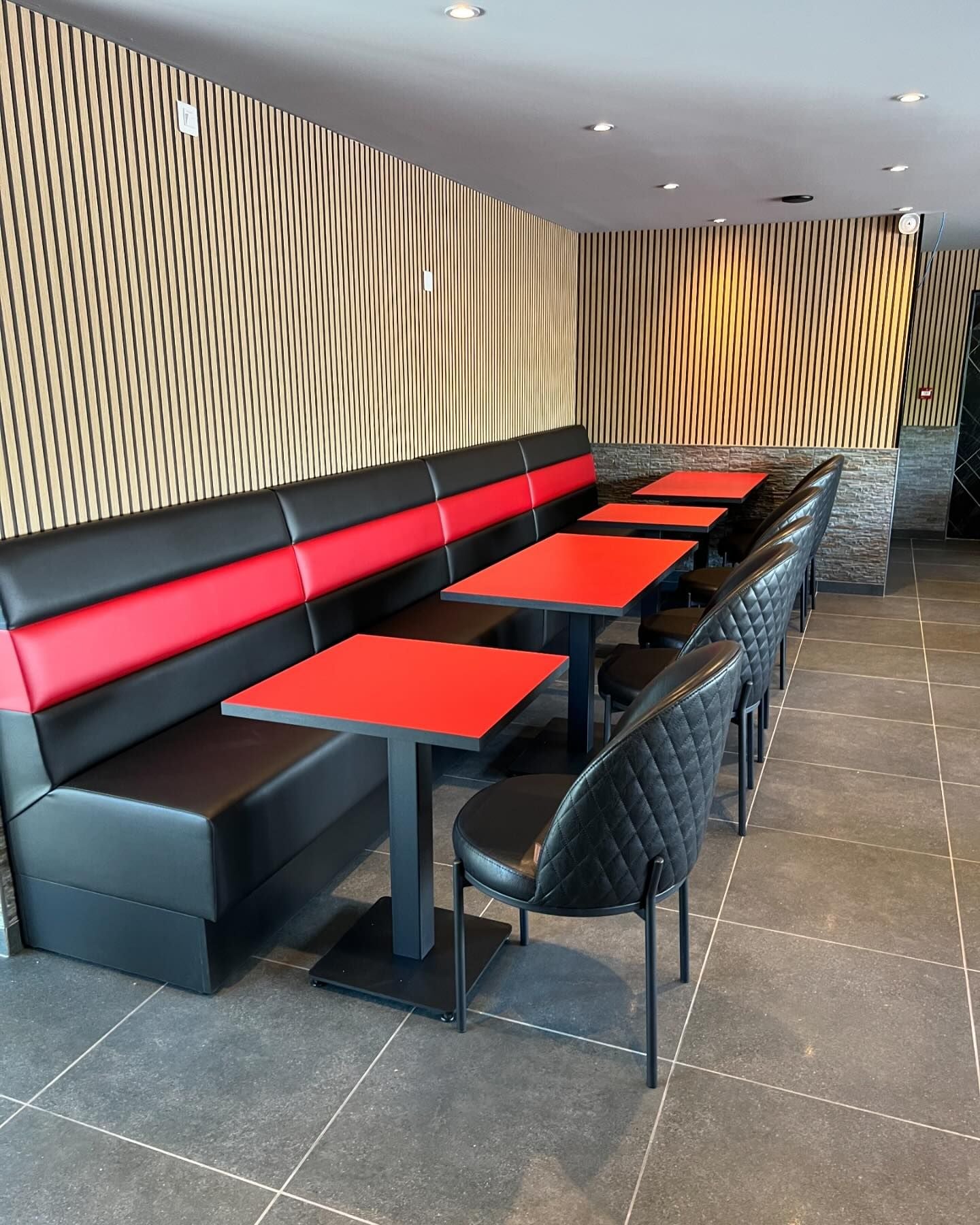 AMENAGEMENT MOBILIER DE RESTAURANT A HENIN-BEAUMONT 