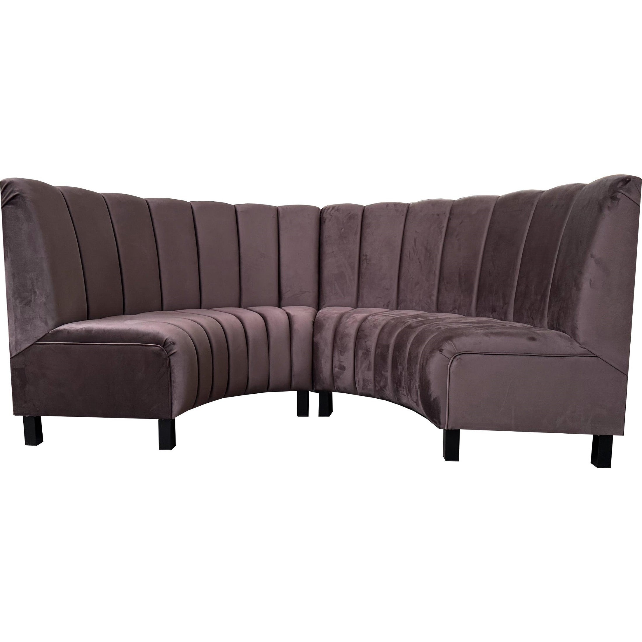 Banquette arrondie Butterfly Deluxe avec dossier capitonné vertical, idéale pour créer des espaces cosy dans restaurants, hôtels et lounges.