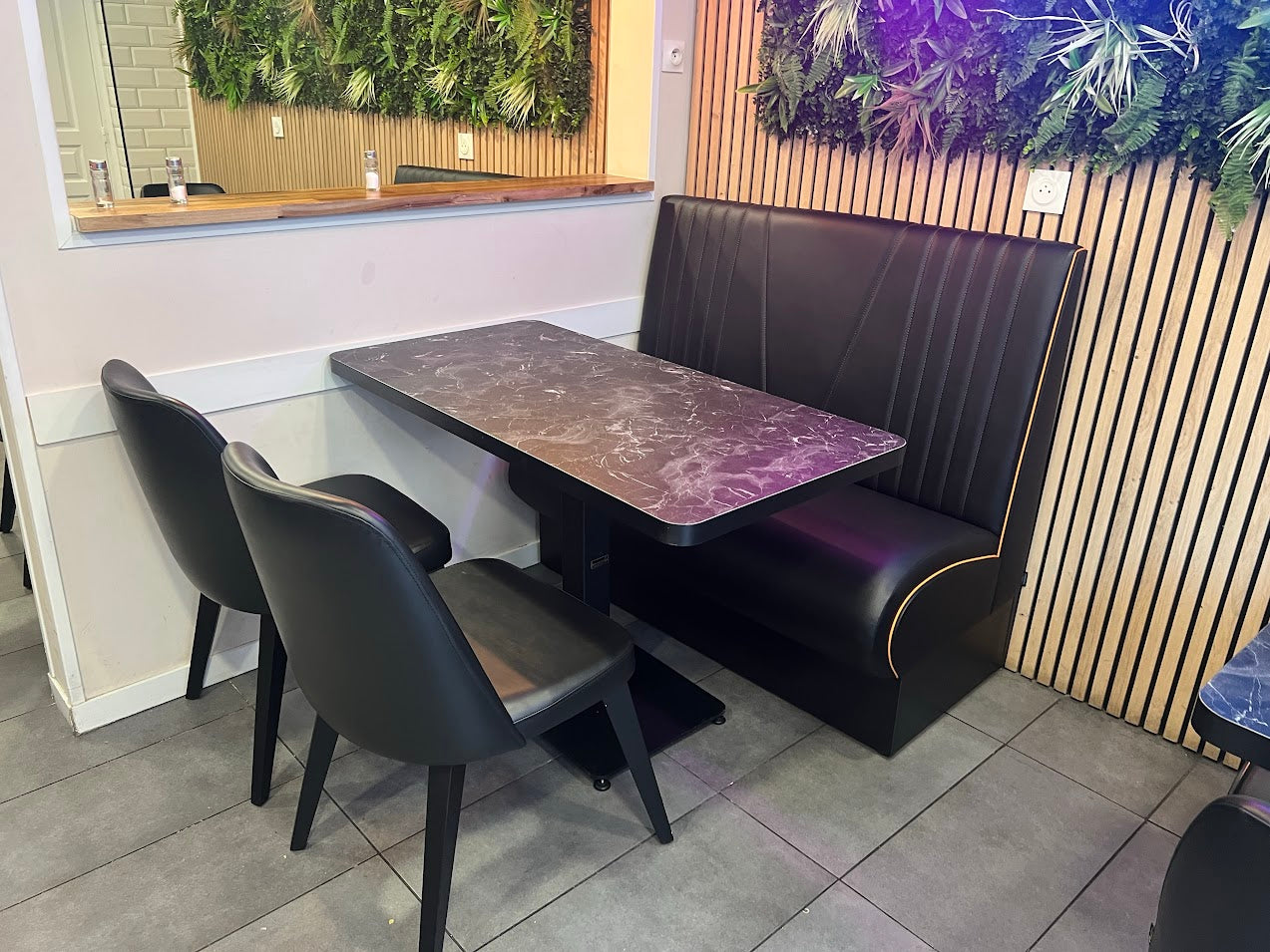Banquette Rolls Royse K  professionnelle pour restaurant avec revêtement sur mesure