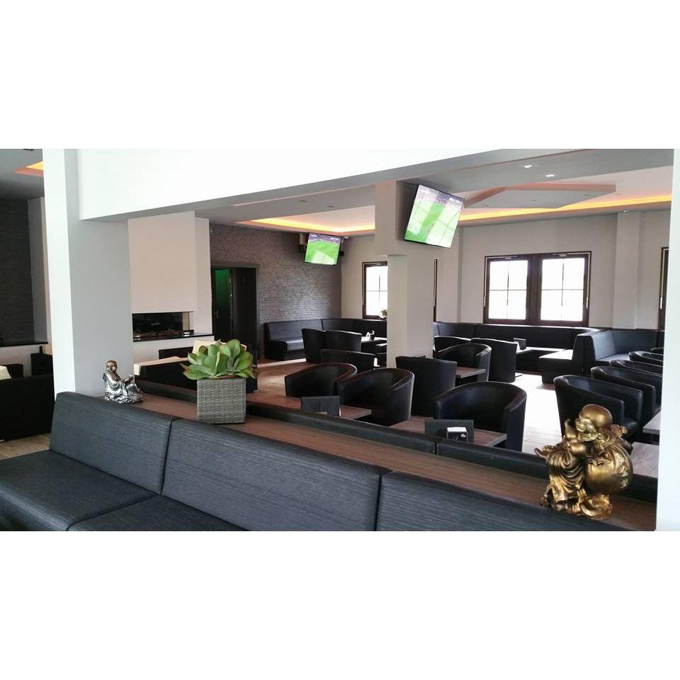 banquette lounge mise en scène dans un restaurant 