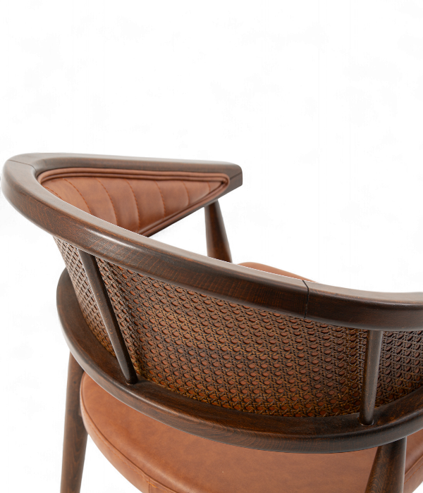 Chaise Bugatti – mobilier de caractère pour architecte d’intérieur et espaces lounge