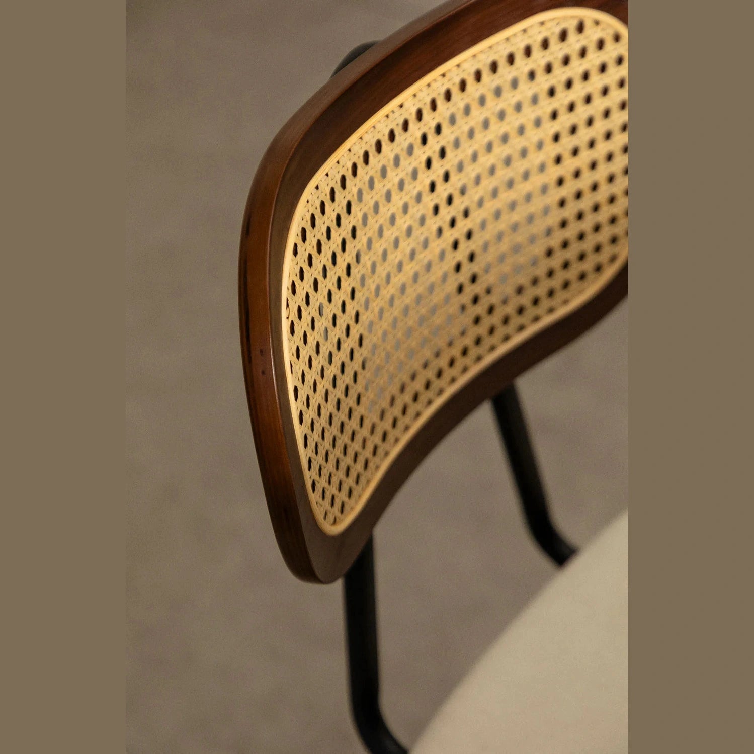 chaise en bois et rotin pour professionnel 