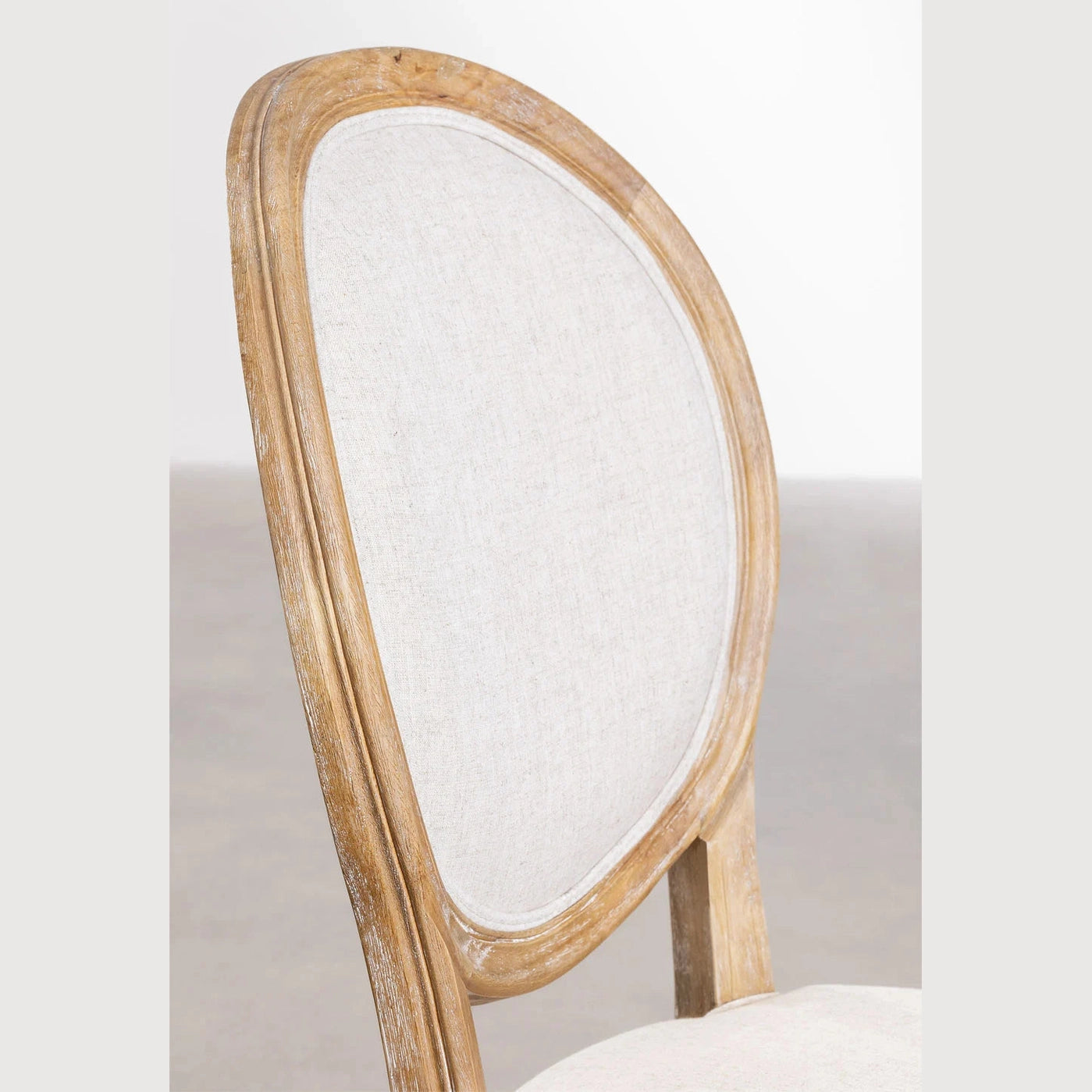 chaise medaillon 