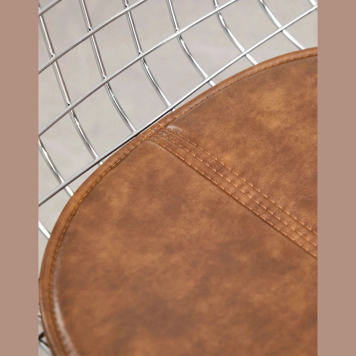 chaise en acier renne coloris marron 