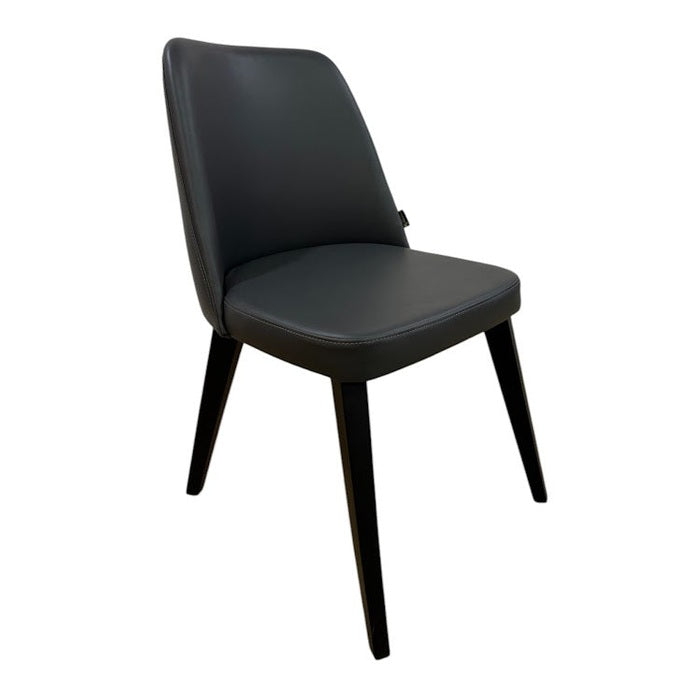 Chaise EXEN professionnelle de couleur  NOIR pour cafés, restaurants et hôtels. Mobilier CHR design et robuste.