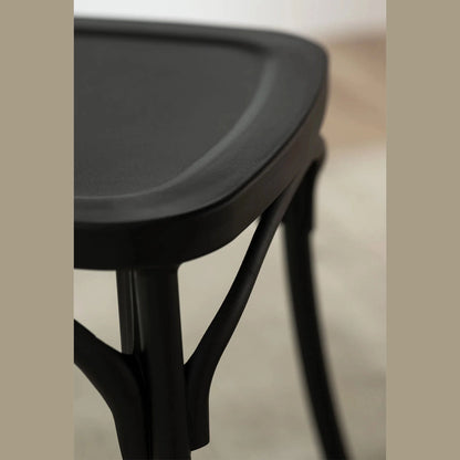 chaise otax restaurant en polypropylène  vue de prés 