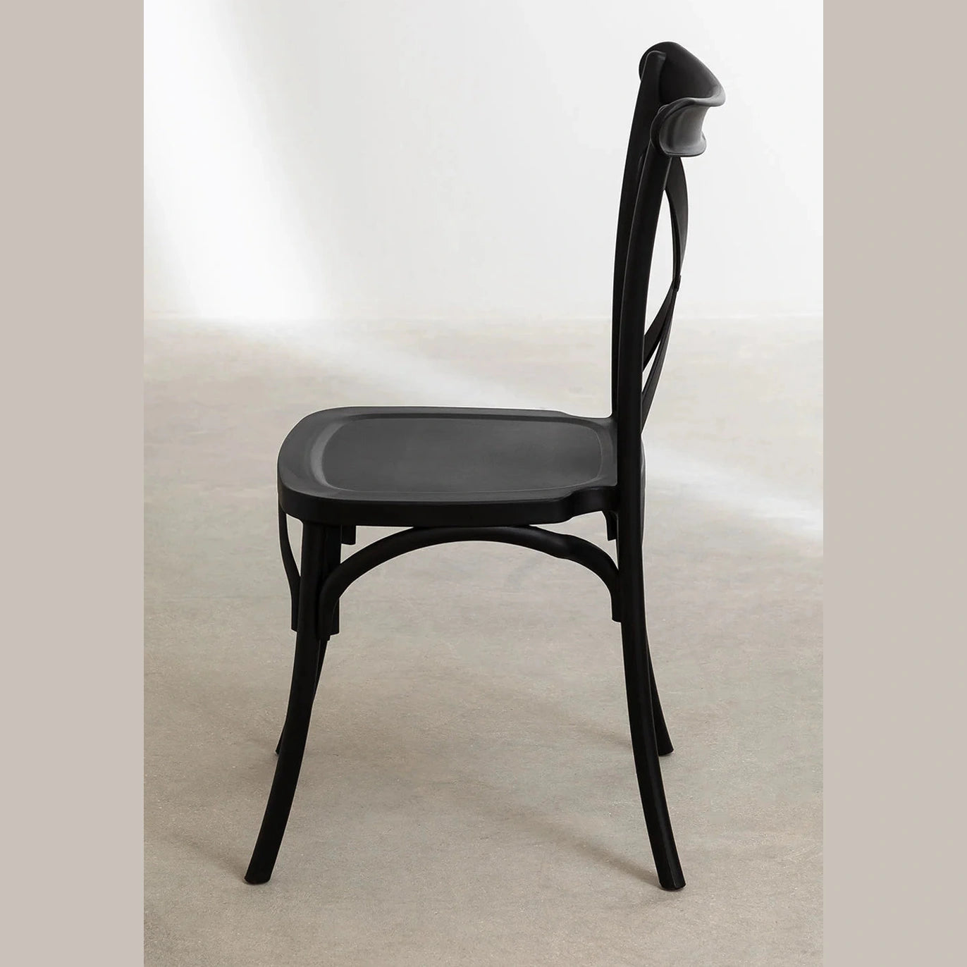 chaise otax restaurant en polypropylène vue de profil 