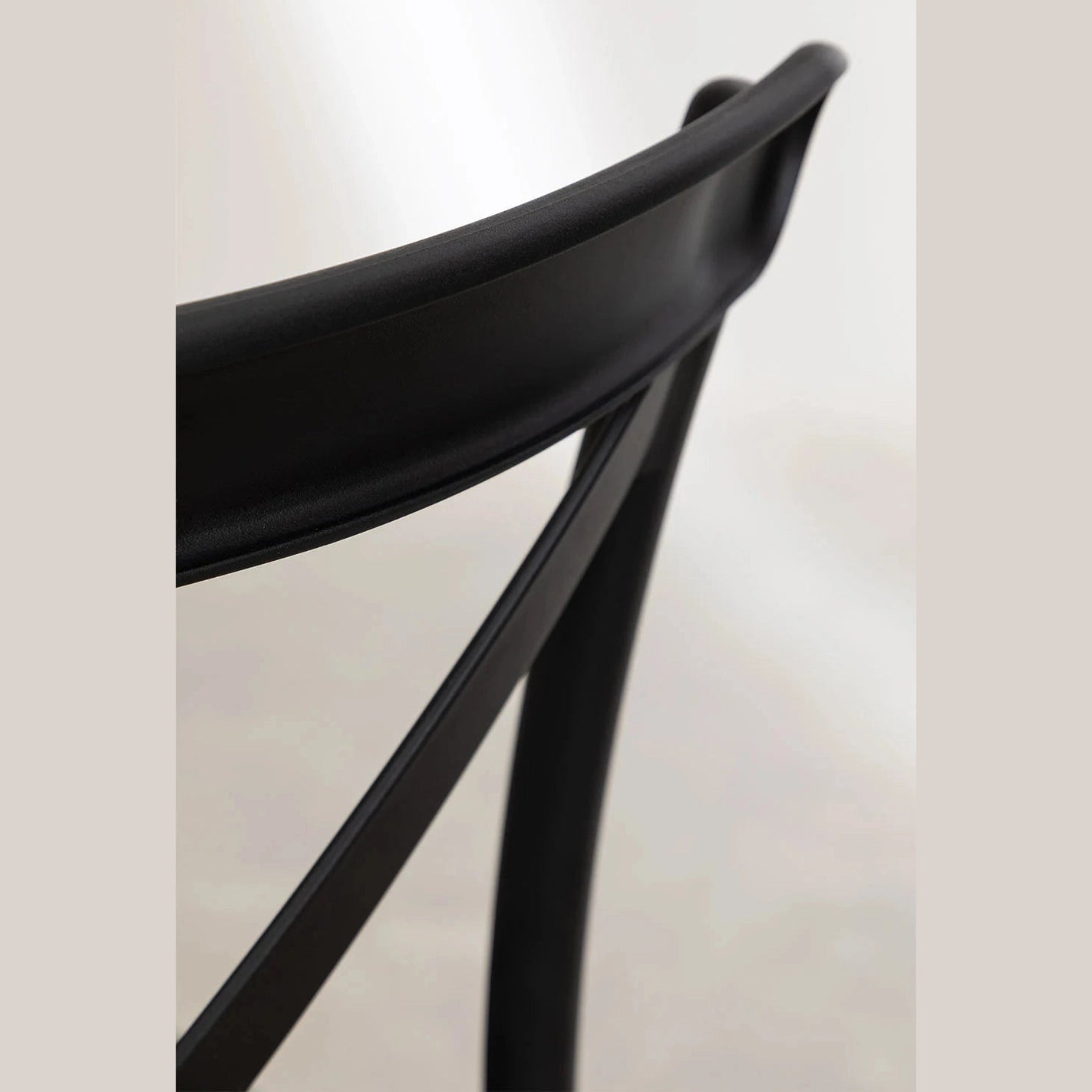 chaise otax restaurant en polypropylène vue du dossier 