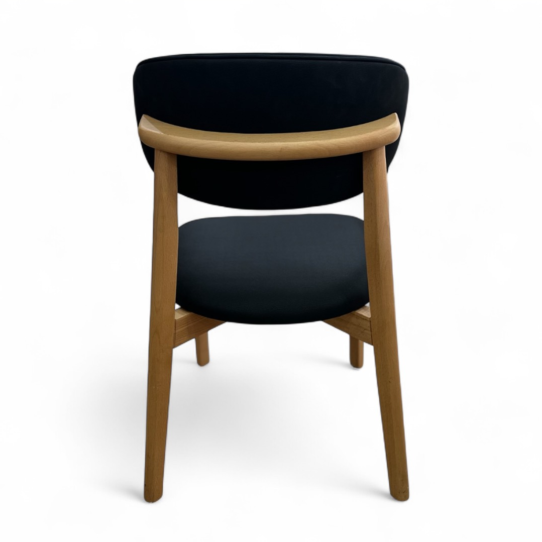 chaise de restaurant aspendos vue du dossier 