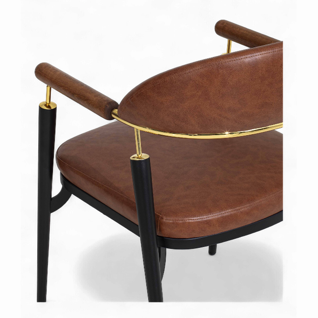 Chaise Origin en métal noir et cuir brun avec détails dorés – mobilier design pour restaurant, bar ou hôtel vue de face