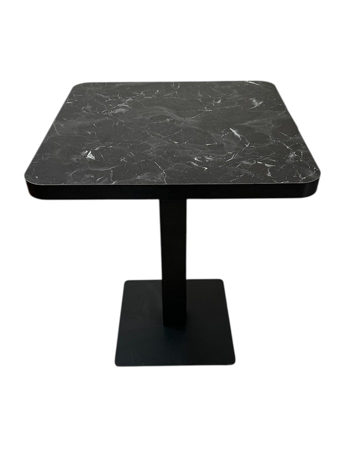 Table Lotus 60×60 cm avec plateau marbre noir et pied en métal